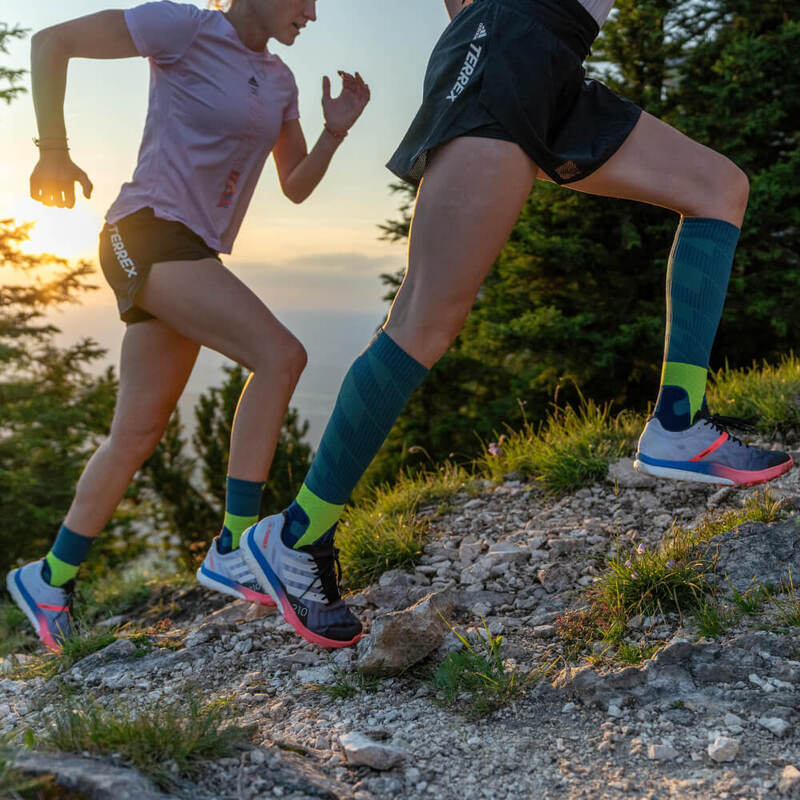 Terränglöpningsstrumpor med mellanhög skärning